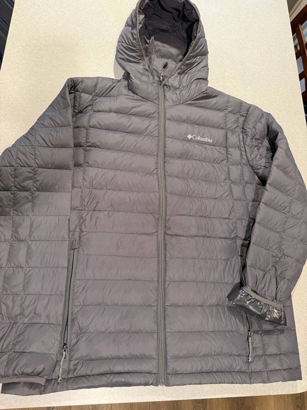 Columbia Voodoo Falls 590TD Gray Quilted Hooded Jacket- omniheat insulation.